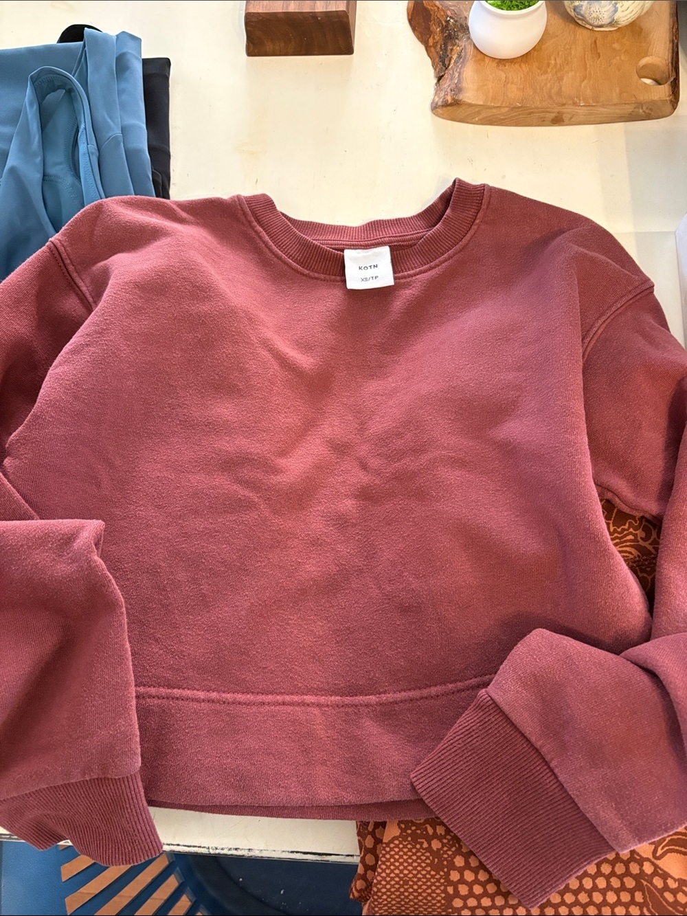 KOTN Cropped Crewneck Sweatshirt